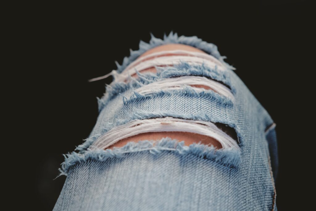 ripped-jeans-for-women-stylones