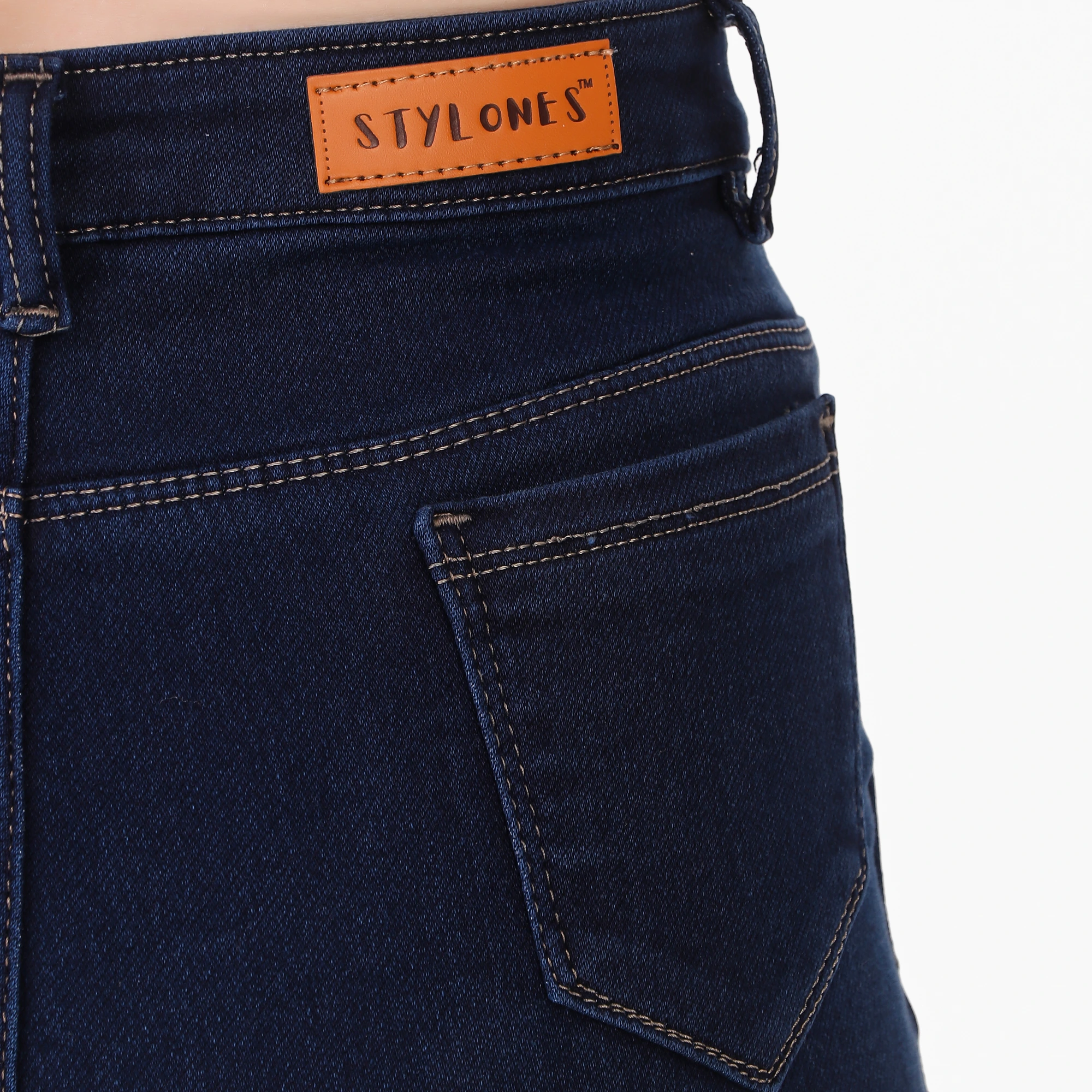 bell-bottom-denim-jeans-for-women-3-1.webp